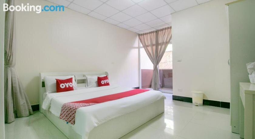 OYO 75390 Sunee Place Hotel