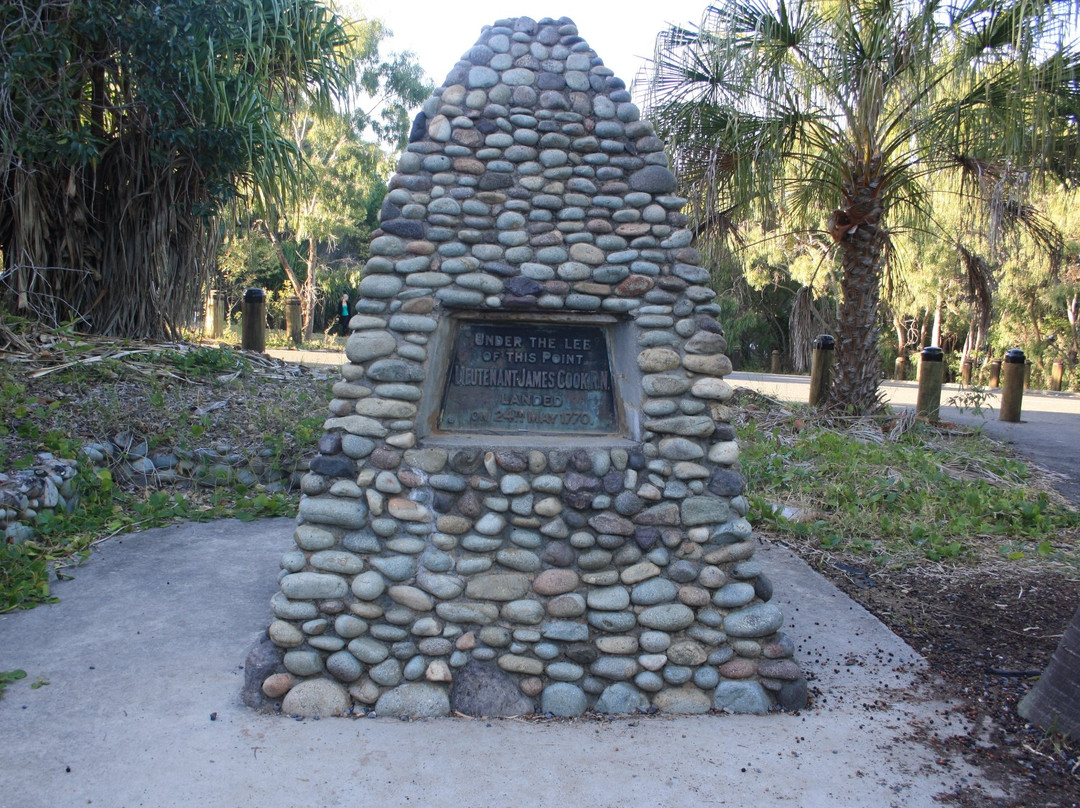 Lieutenant James Cook Monument Cairn景点图片