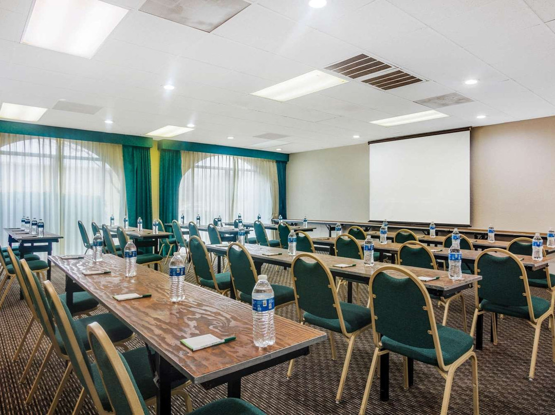 Days Inn Inn by Wyndham Del Rio主图