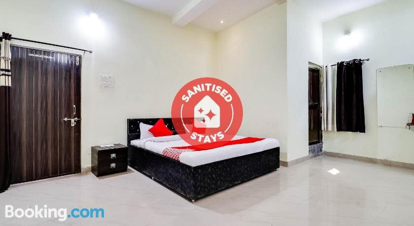 OYO 70559 Hotel Om Shree Palace