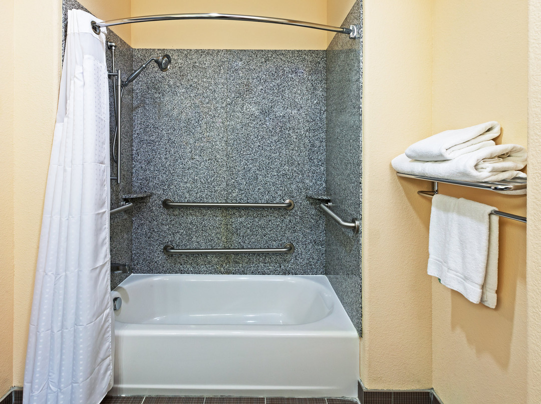 Holiday Inn Express & Suites Cleveland By IHG主图