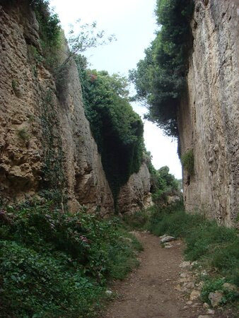 Vespasianus Titus Tunnel景点图片