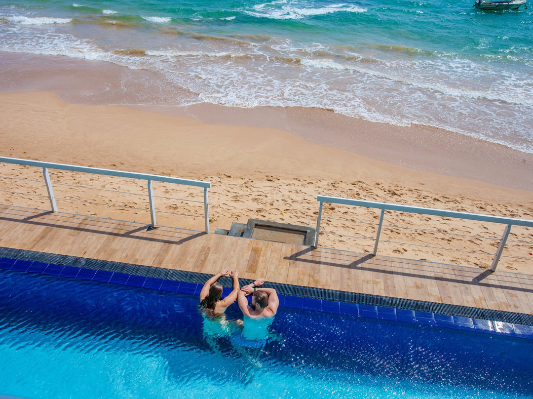 希克杜沃酒店住宿-阿马亚礁石酒店