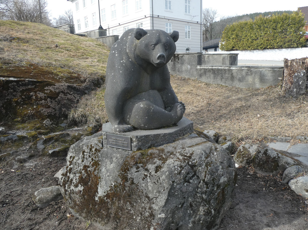 Statuen ''björn''景点图片