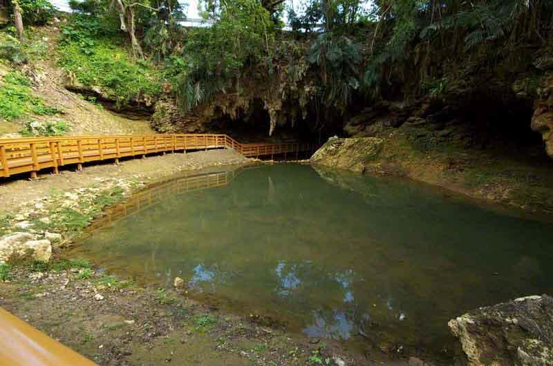 Matsuda Limestone Cave景点图片