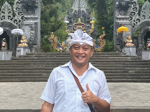 Made Lastra Taxi and Tours