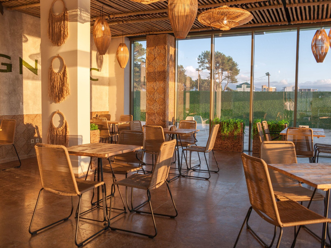 Magnetic Restaurant