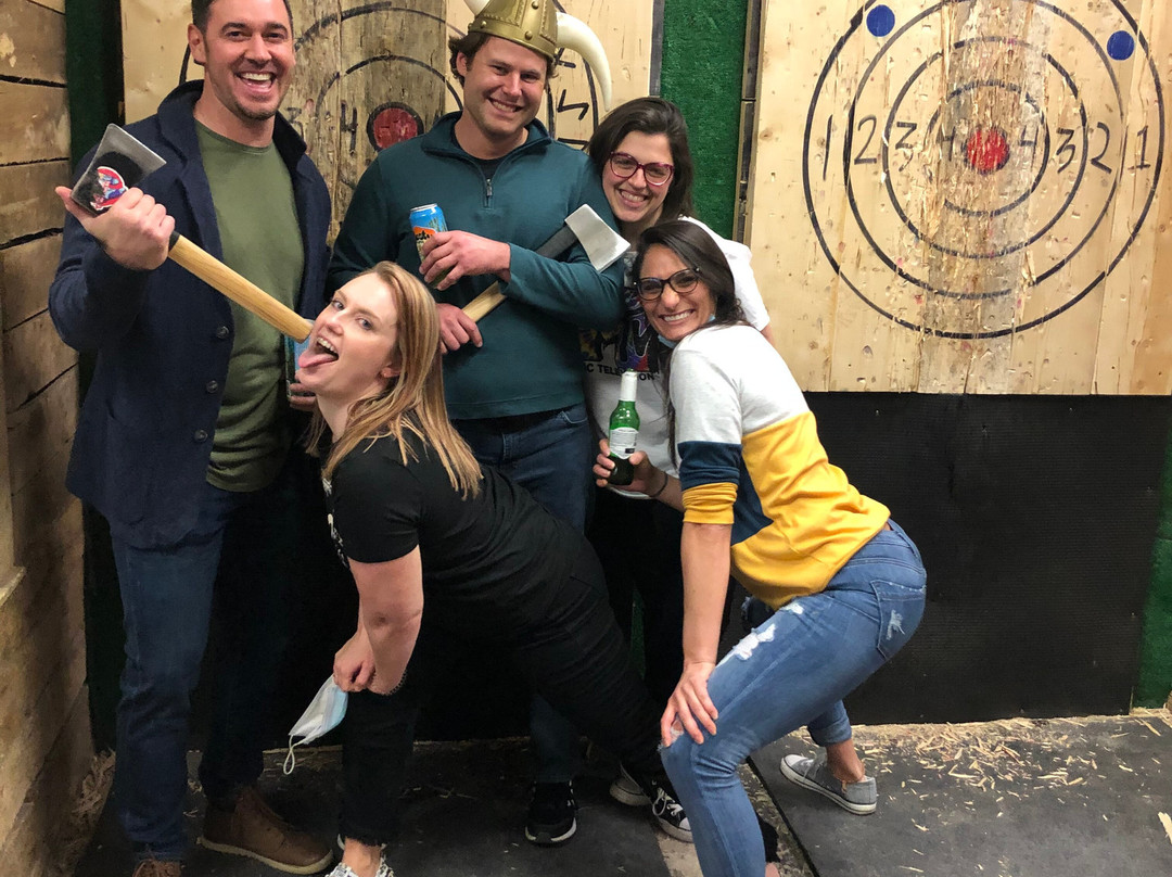 Ragnarok Axe Throwing-印第安纳波利斯必去景点