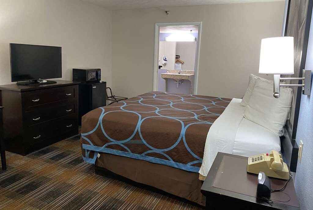 Super 8 by Wyndham Covington主图