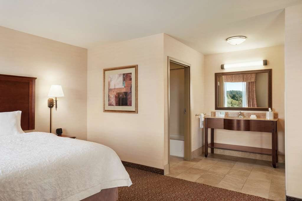 Hampton Inn & Suites By Hilton West Bend主图