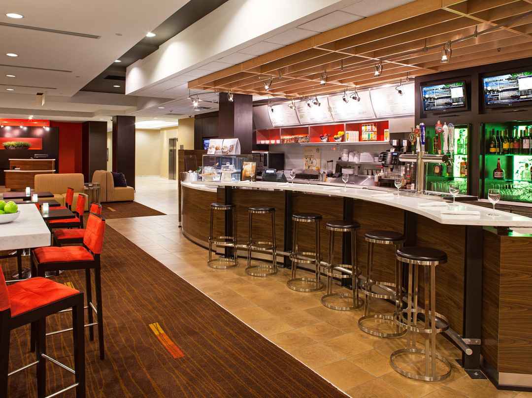 Courtyard by Marriott London主图