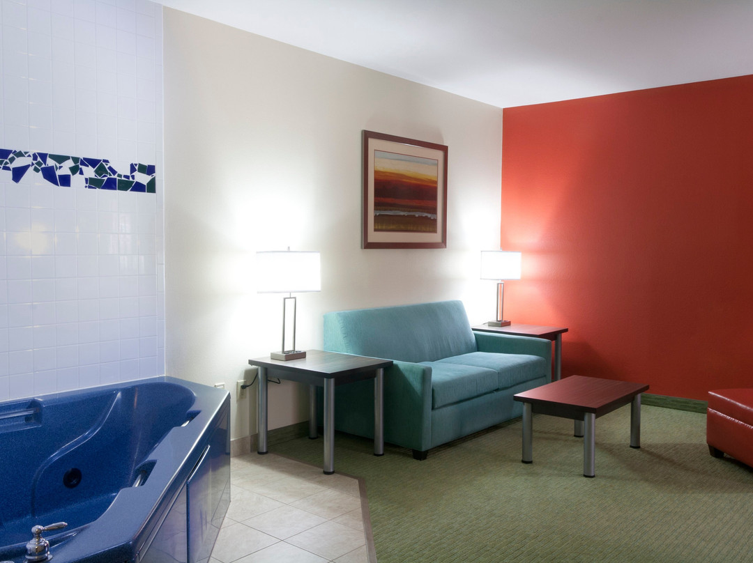 Holiday Inn Express & Suites Brownsville By IHG主图