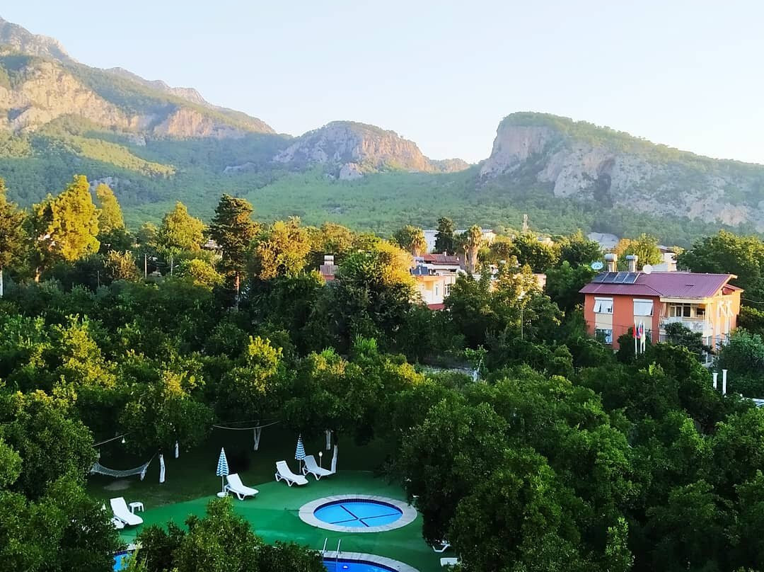 Larissa Park Hotel主图