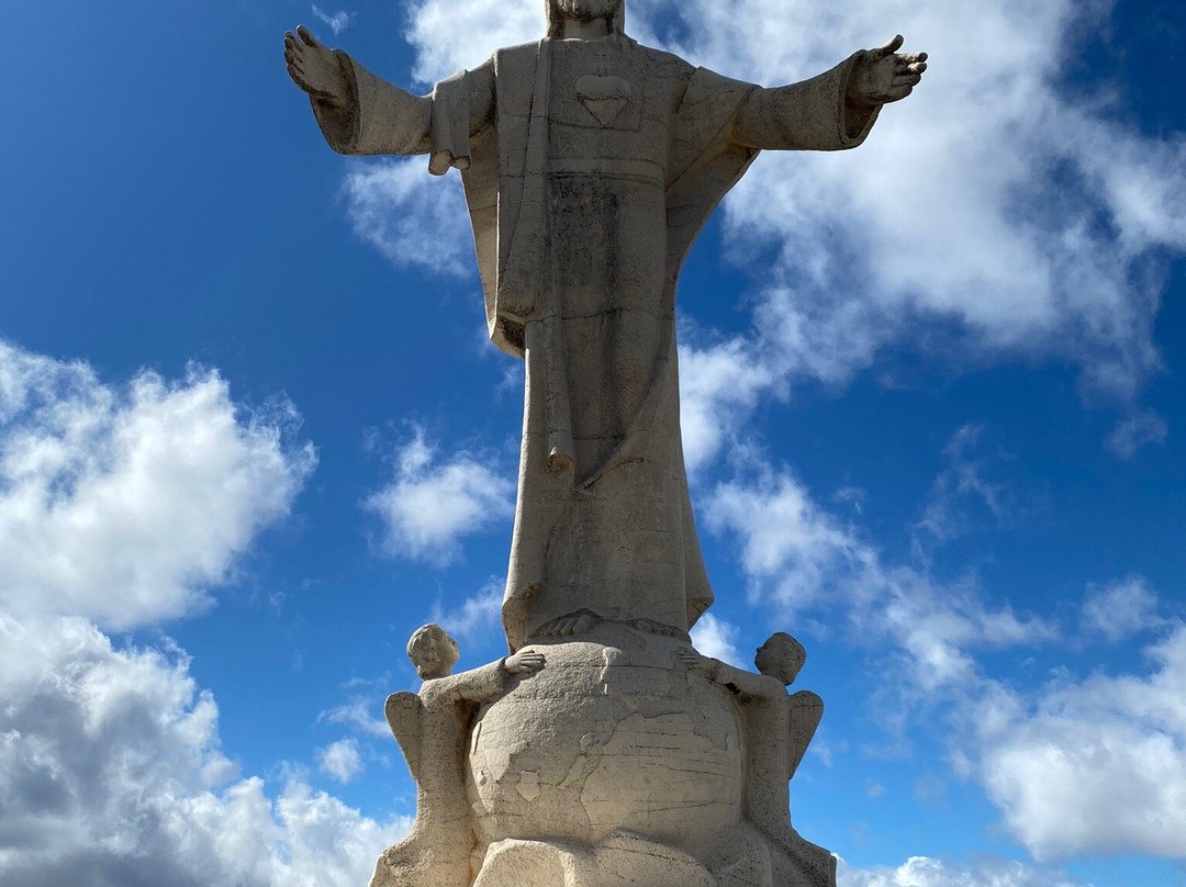 Escultura Corazon  de Jesus景点图片