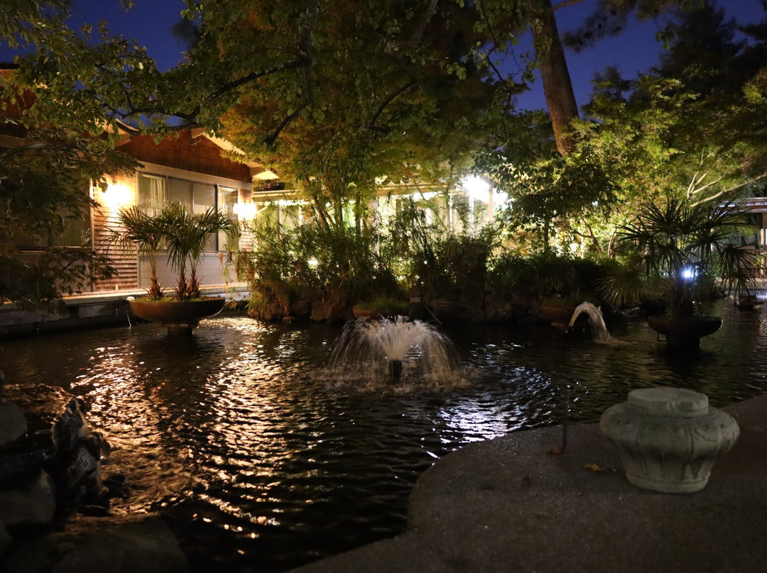 黛娜花园酒店主图