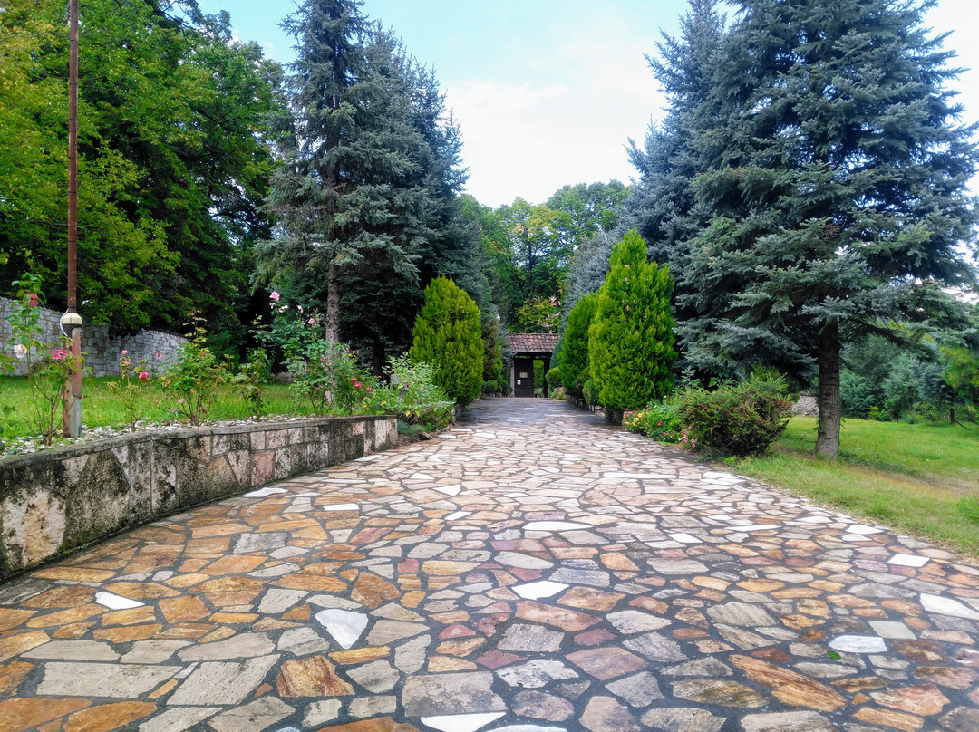 Monastery Holy Mother Of God-Dolna Matka必去景点