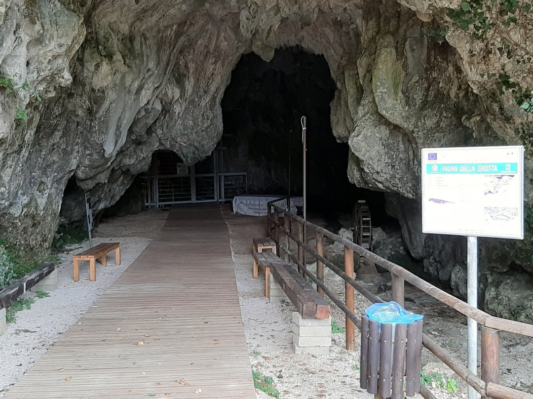 Grotte Dell'Arco景点图片