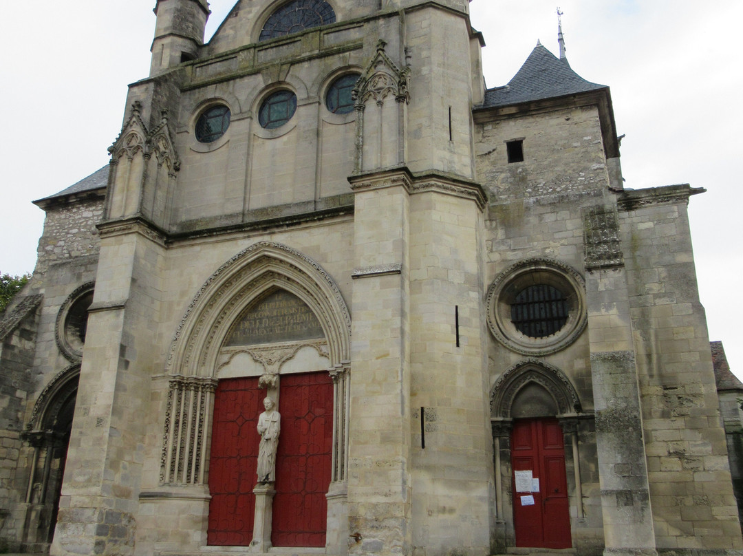 Eglise Saint Pierre Saint Paul-戈内斯必去景点