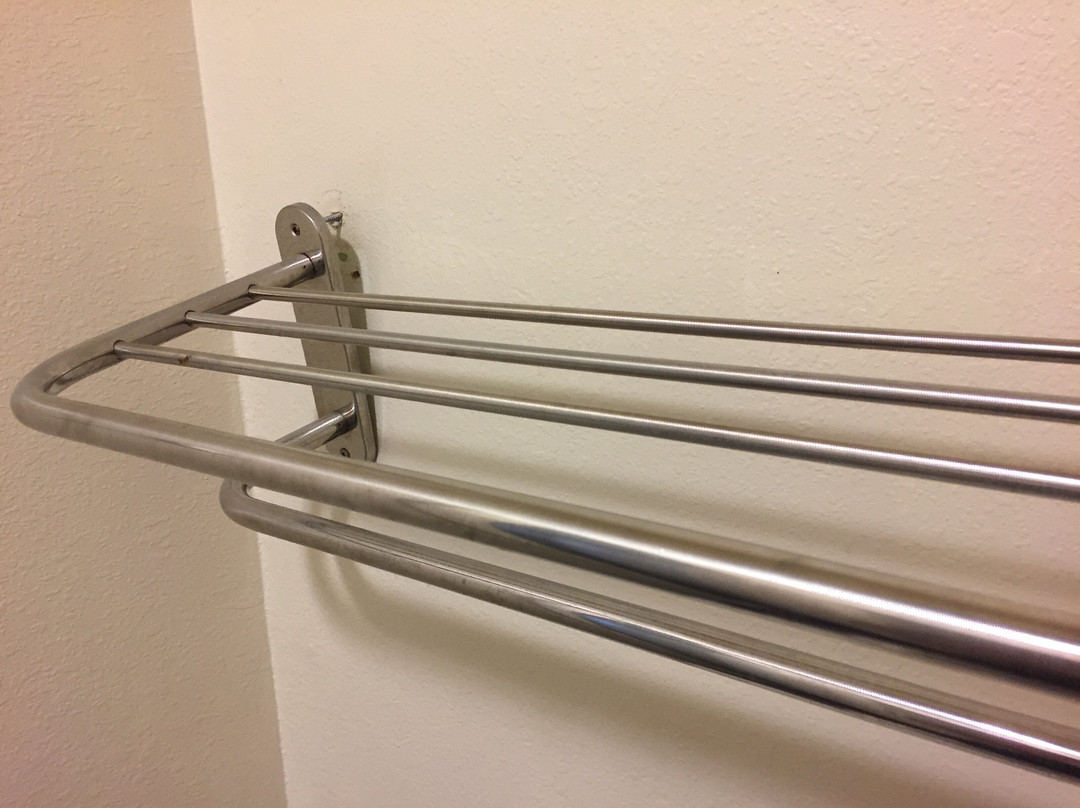 Econo Lodge Inn & Suites