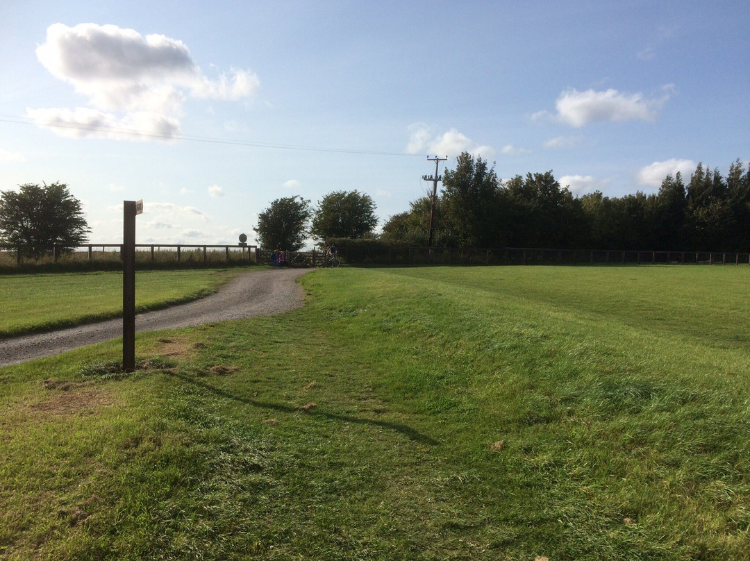 Barbury Castle Country Park景点图片