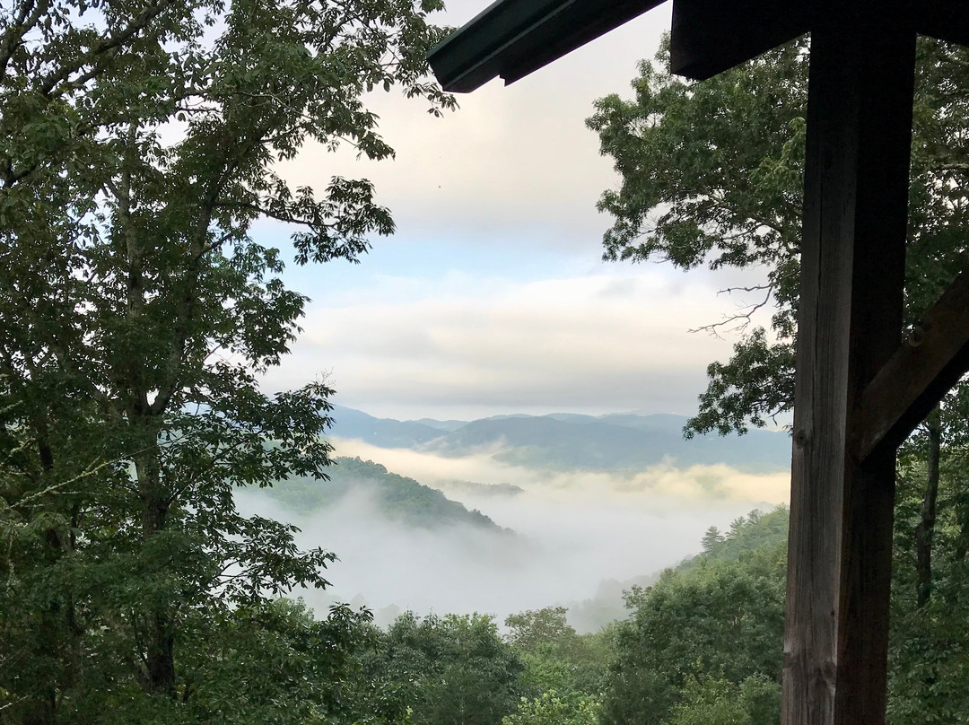 Lazy Bear Lodge主图