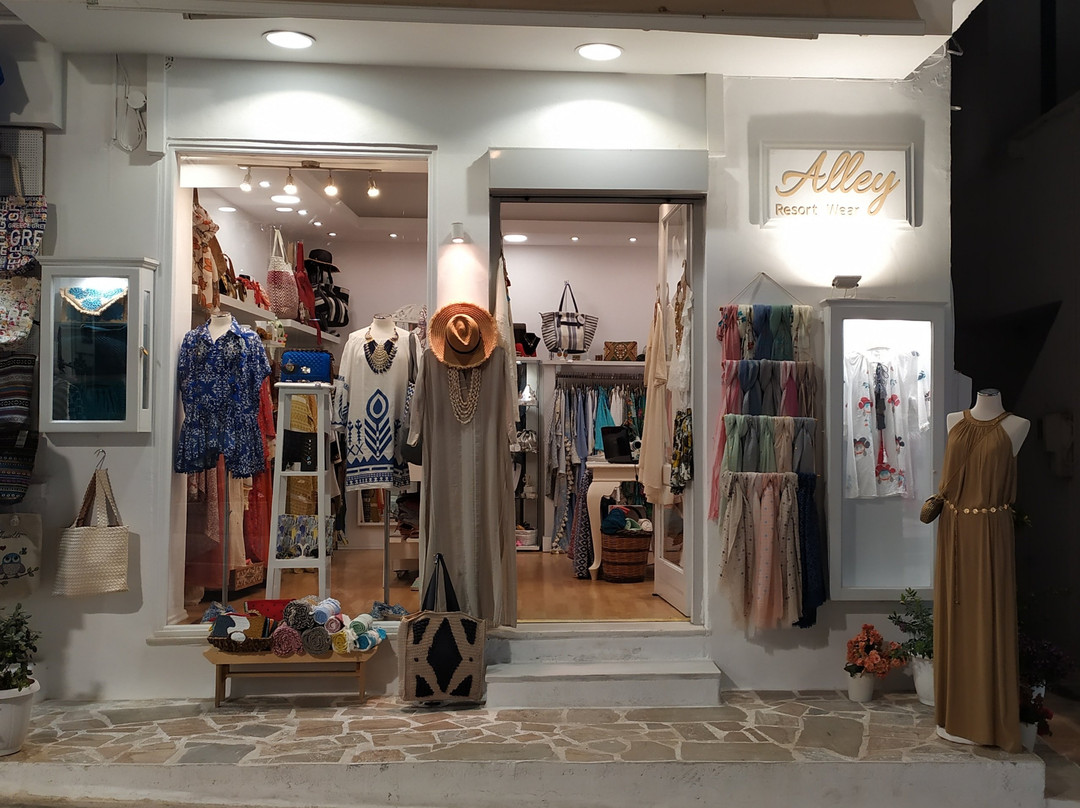 Alley Resort Wear景点图片