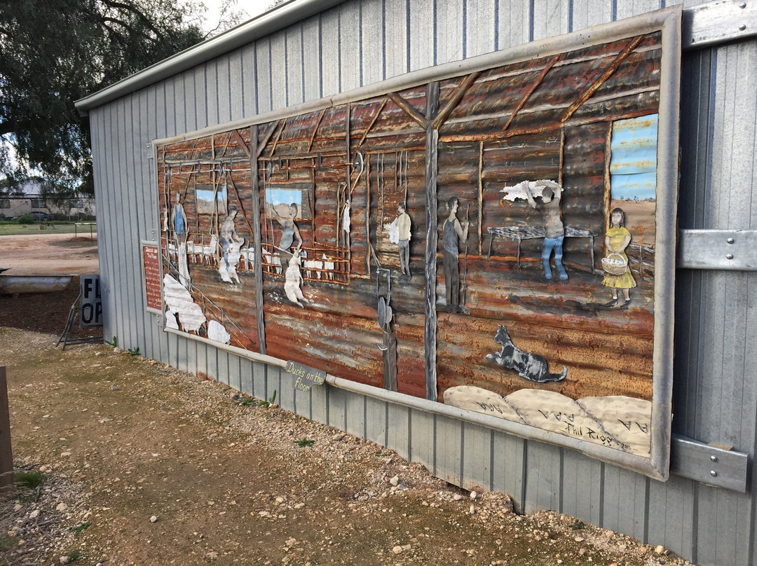 Sirum Snake Mural-Woomelang必去景点