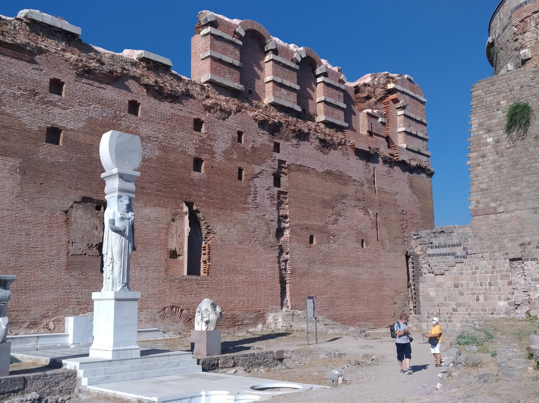 Red Basilica (Kizil Avlu)景点图片
