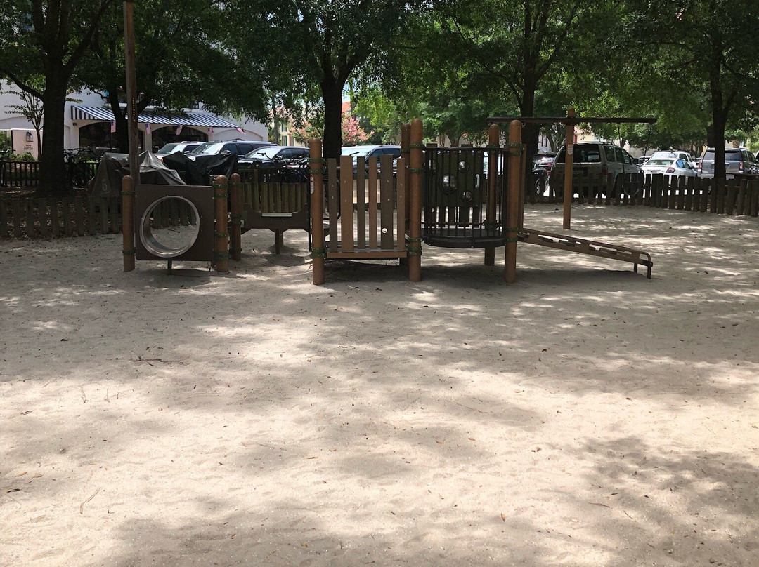 Gregg Russell Harbour Town Playground景点图片