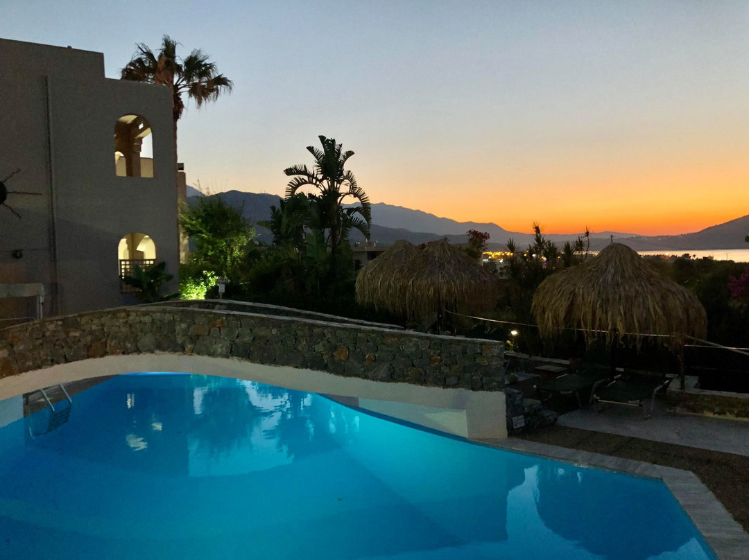 Poledas Apartments主图