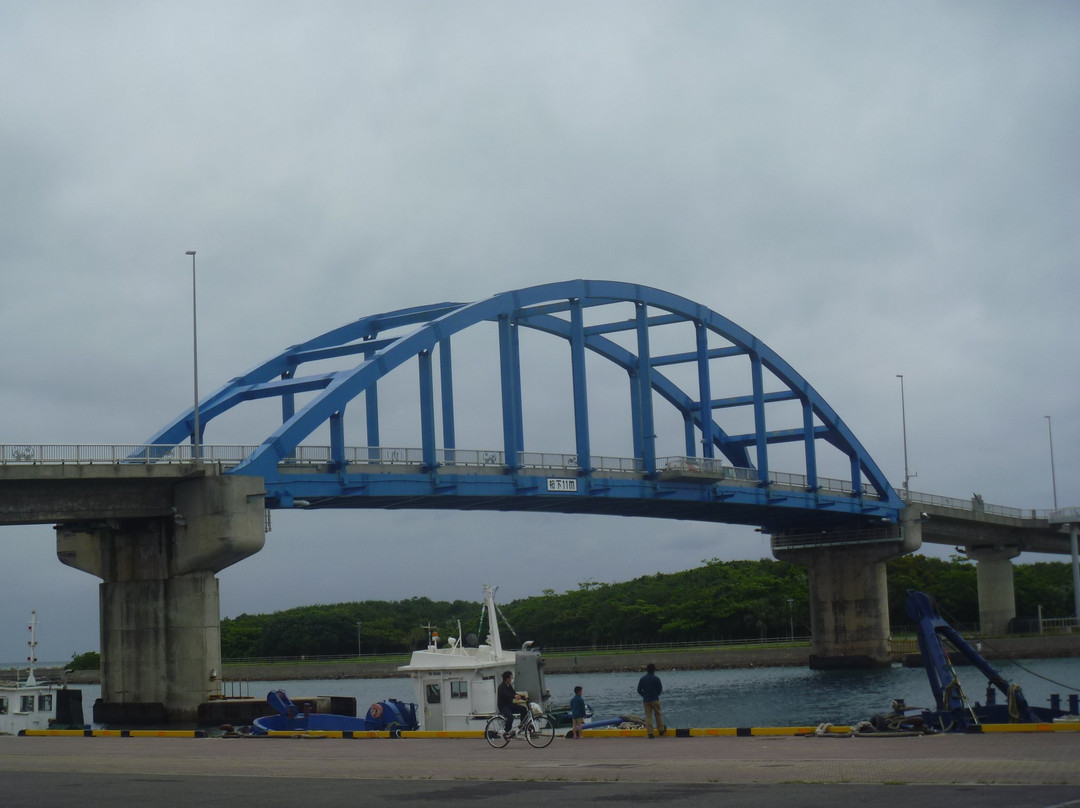 Southern Gate Bridge景点图片
