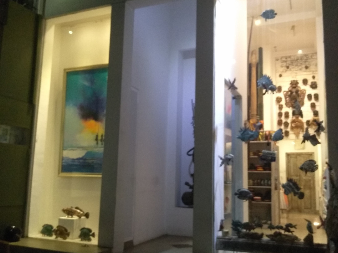 Saffron Robes-希克杜沃必去景点