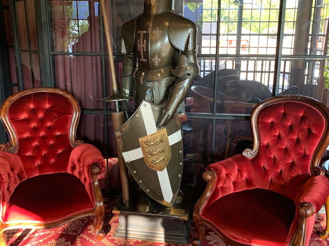 Albury Manor House主图