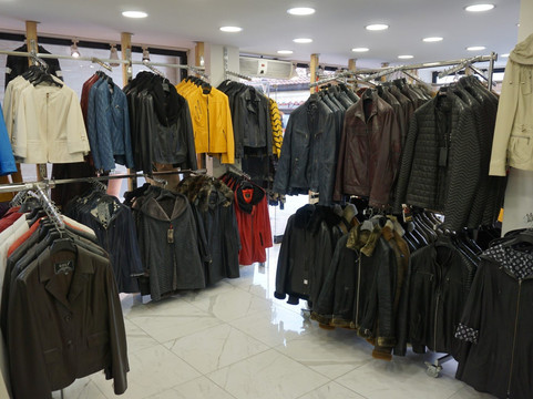 Golf Leather & Fur-库萨达斯必去景点