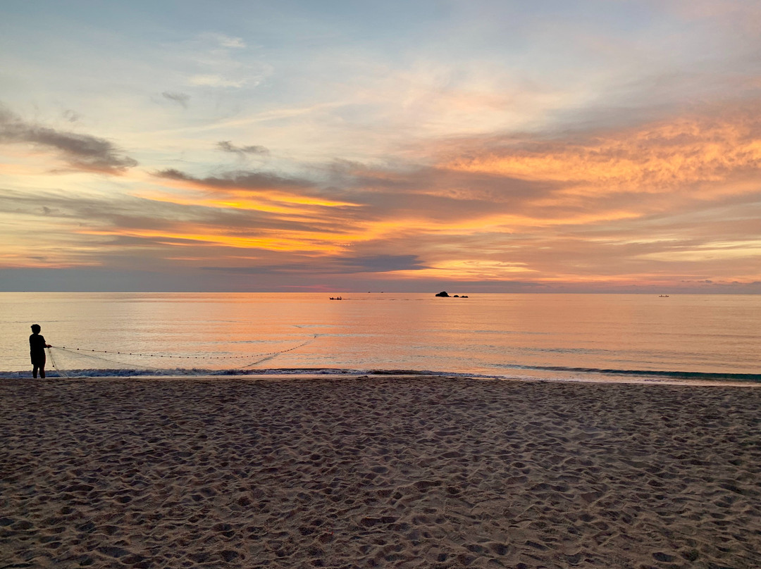 Alongkot Beach Resort主图