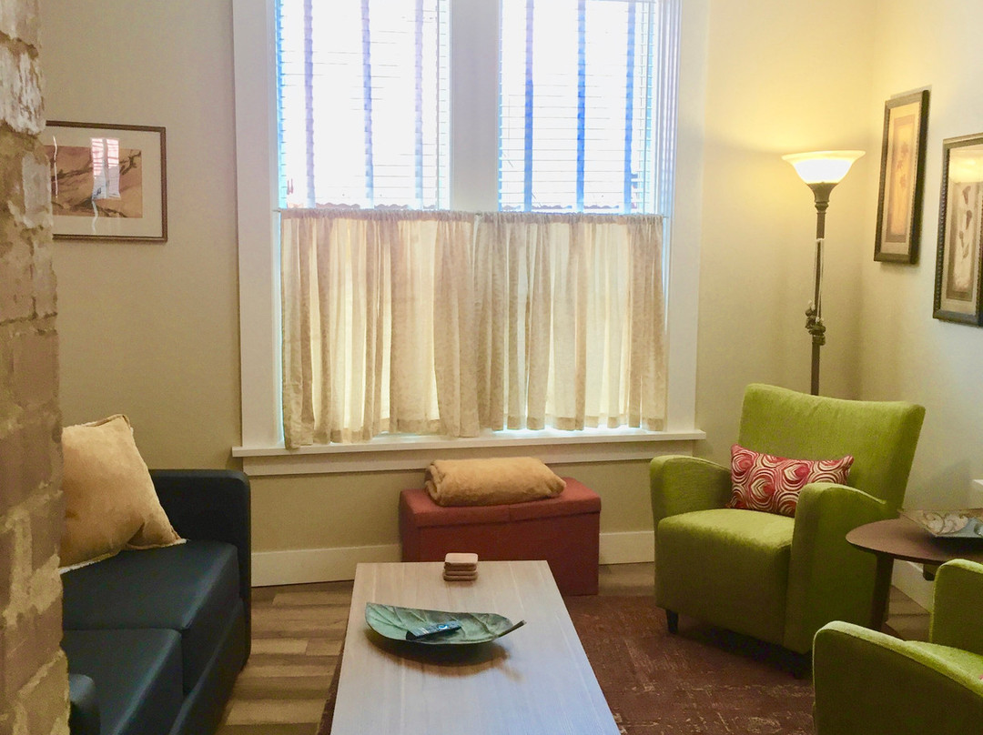 Bisbee Brownstone Suites主图