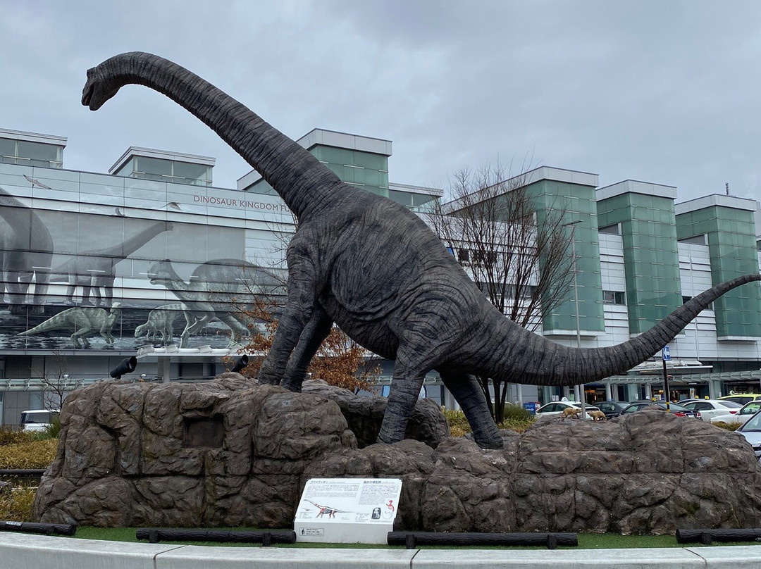 Dinosaur Station at Fukui Station景点图片