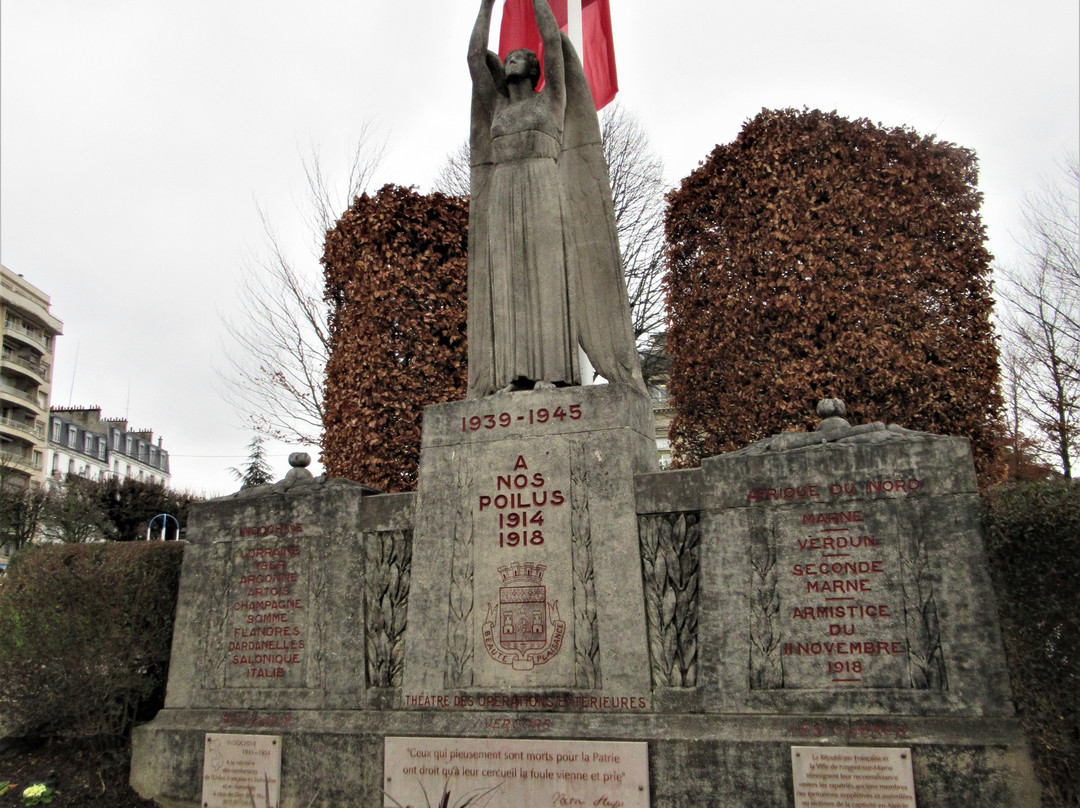 Monument aux morts景点图片