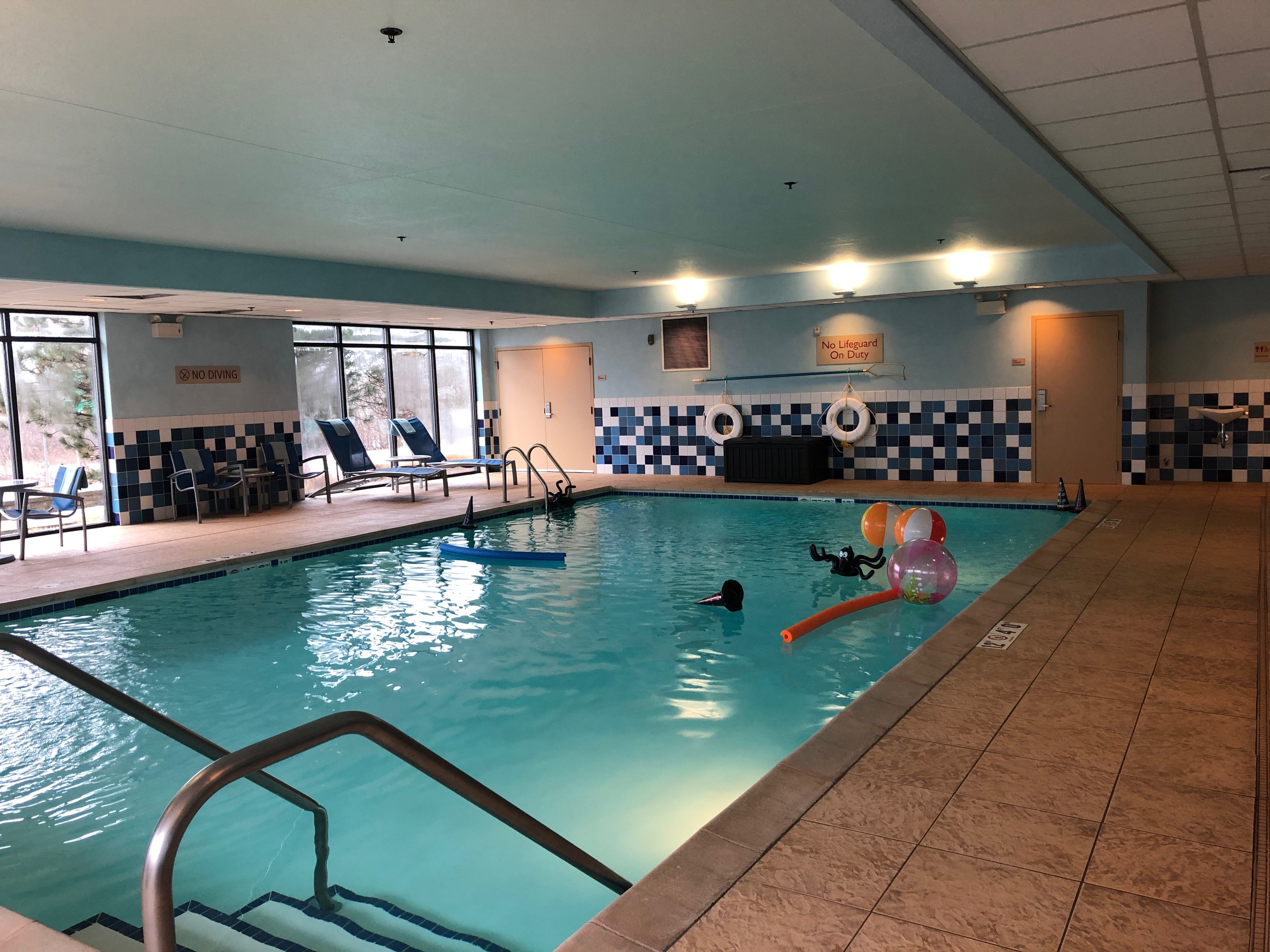 Towneplace Suites Joliet South-泳池
