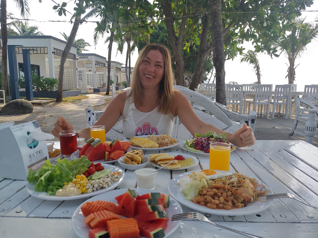 晁老桑湾酒店主图