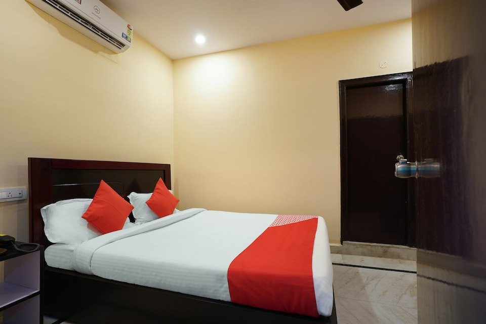 Hotel O Anuguna Tulasi Grand Near JNTU University Hyderabad主图