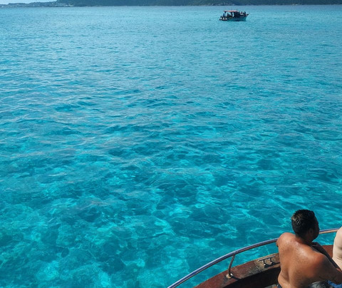 Embarcacao Valentyna-阿拉伊阿尔港必去景点