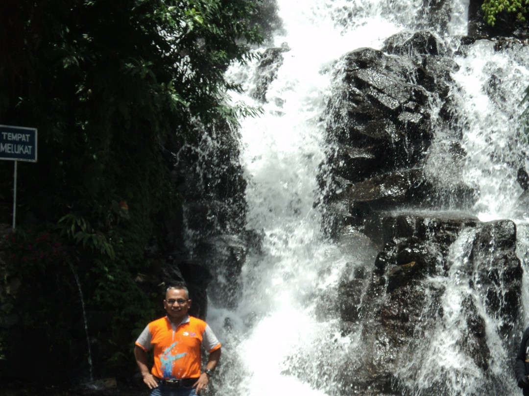 Jembong Waterfall景点图片