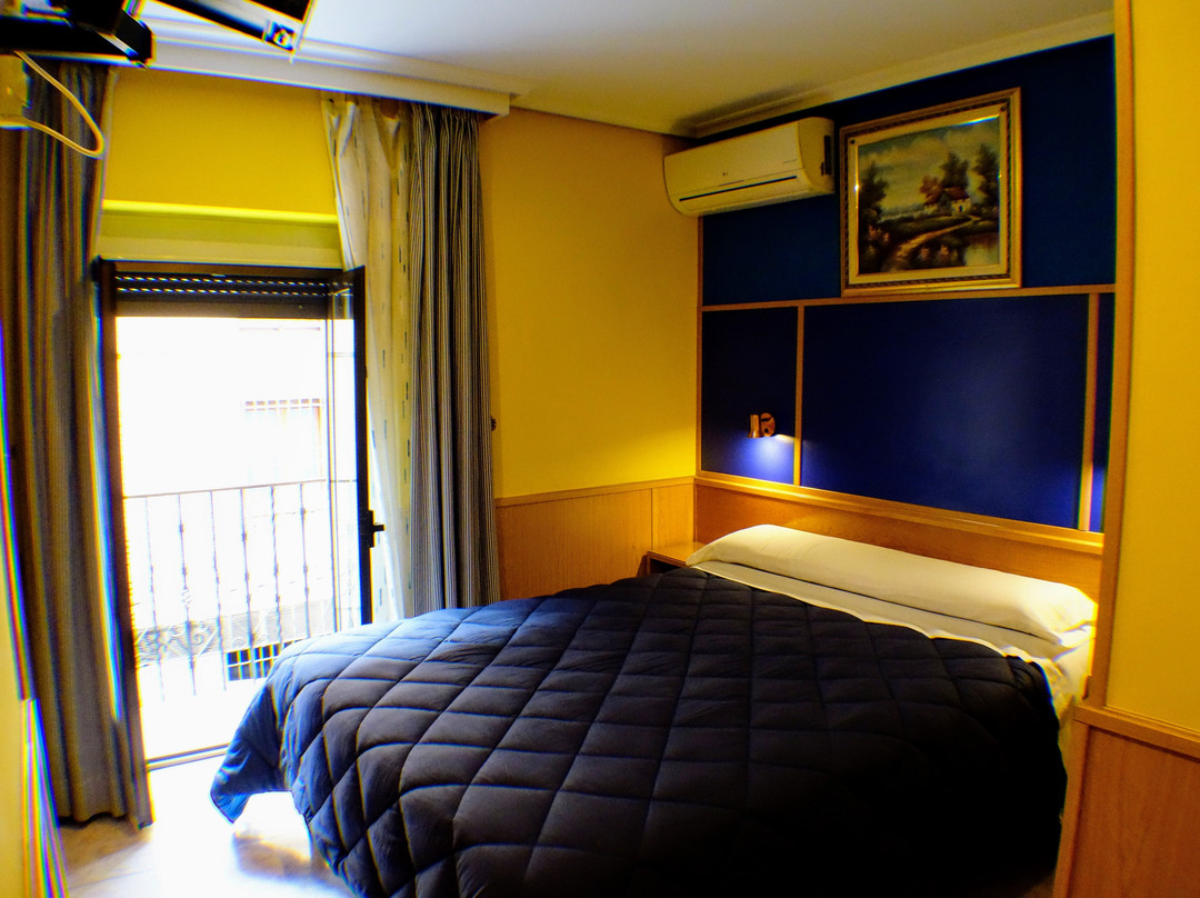 Trípolis Toledo Hostal主图