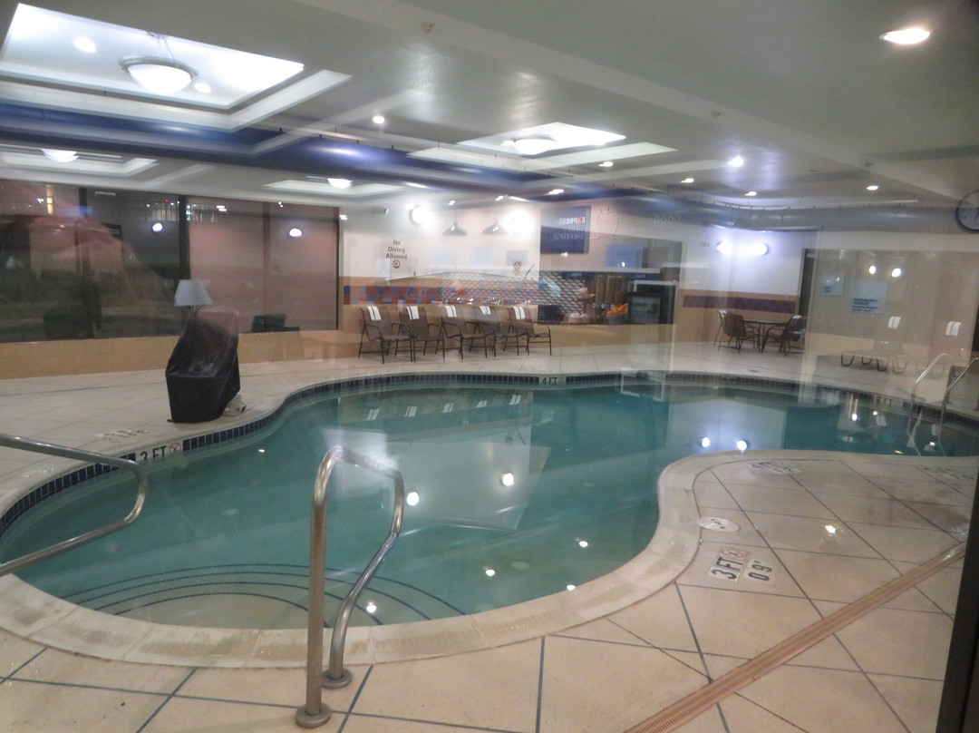 Holiday Inn Express & Suites Bridgeport - Clarksburg by IHG主图