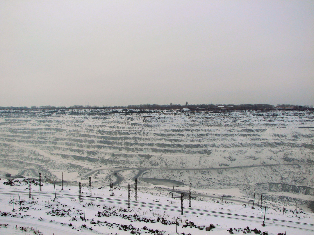 Asbestos Pit. Observation Deck-Asbest必去景点