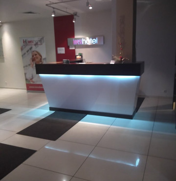 伊塞斯酒店主图