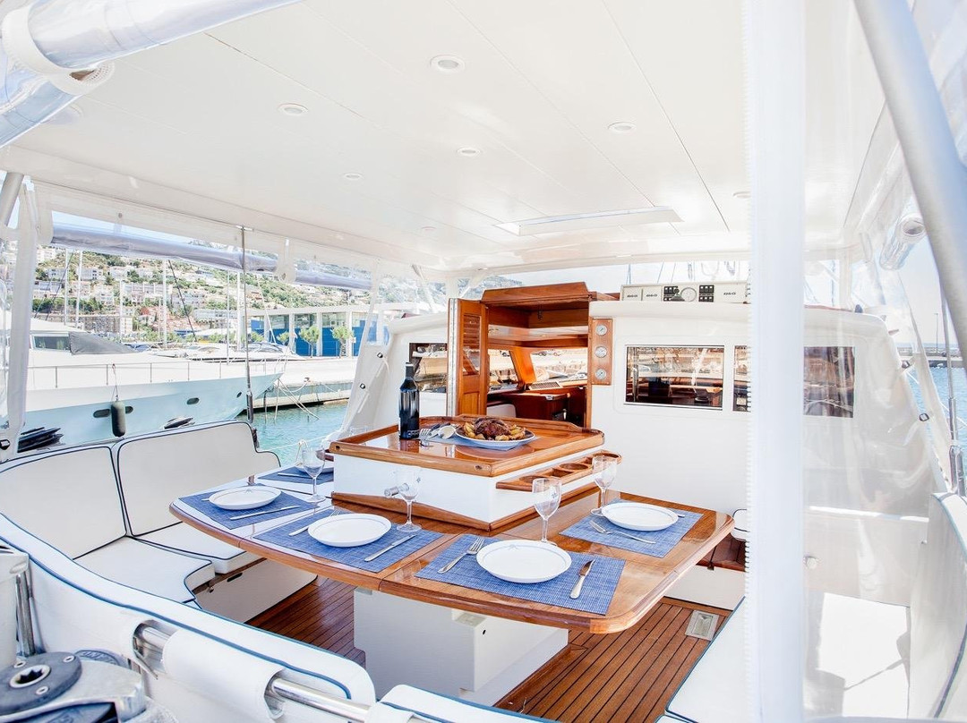 RESTLESS SPIRIT SAILING YACHT-罗塞斯必去景点