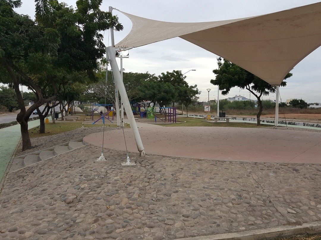 La Noria旅游景点-Lineal Perez Escobosa Park