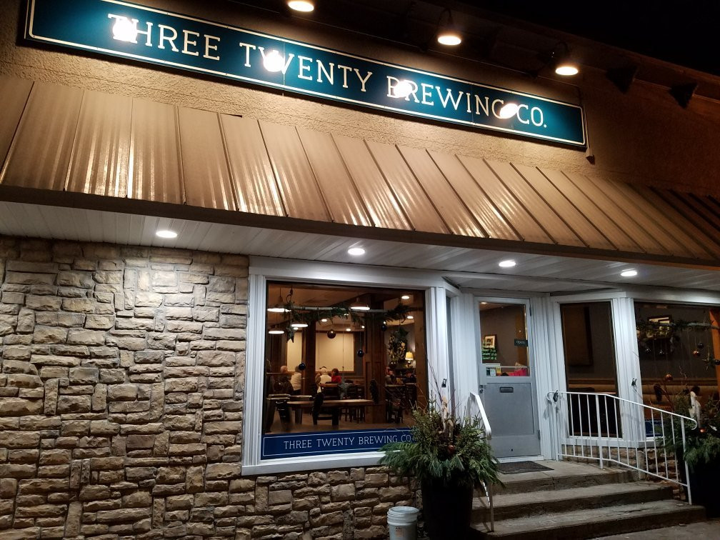 Three Twenty Brewing Co.景点图片